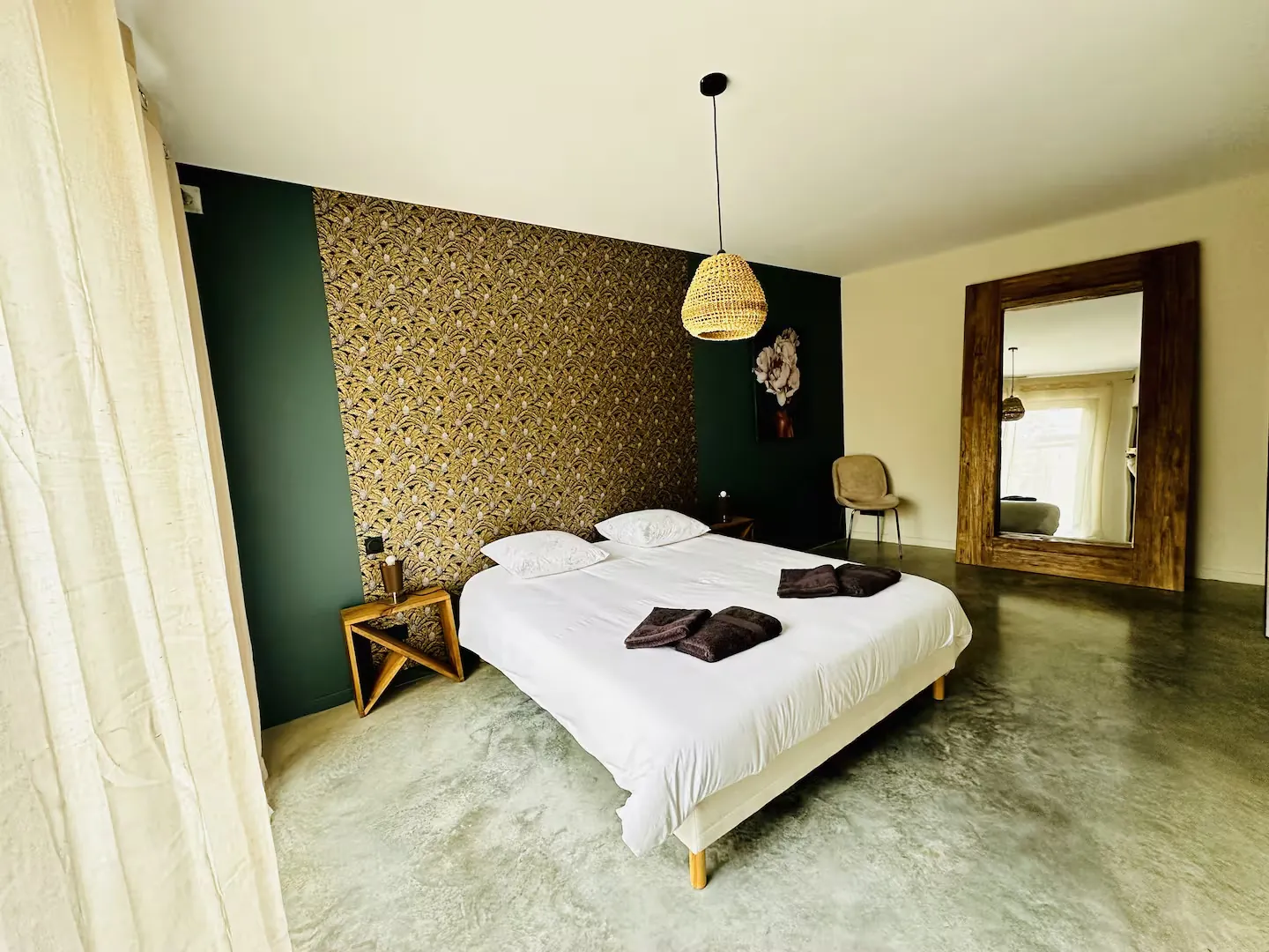 Suite avec grand miroir